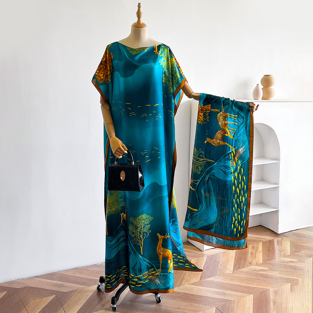 Women Accessories Dubai - Xale Longo Feminino Dubai Fashion MUMU
