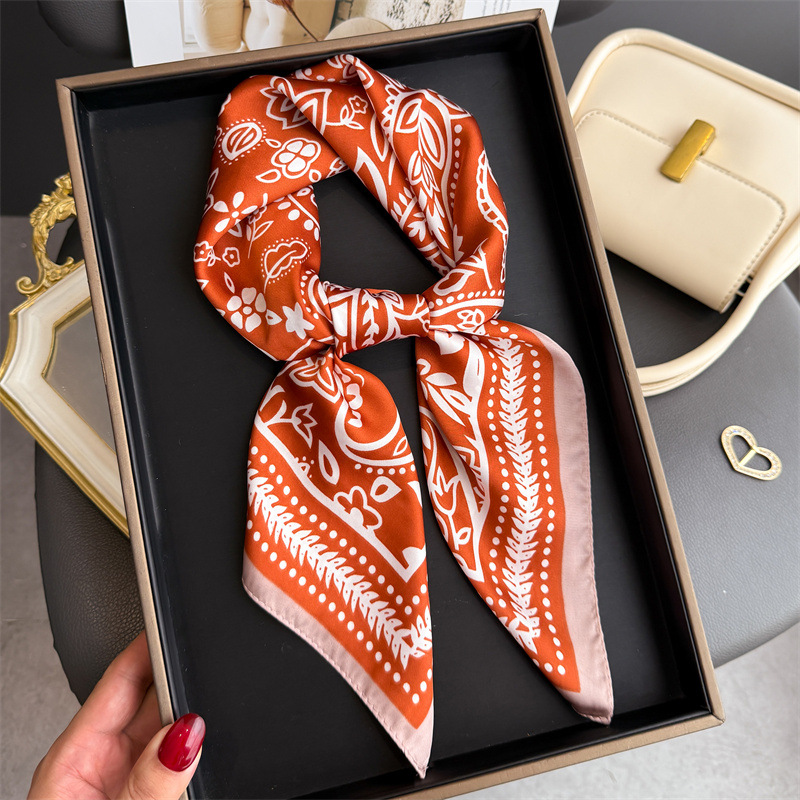 Lenço de seda com estampa de c - Silk Scarf Square avaliação e preço