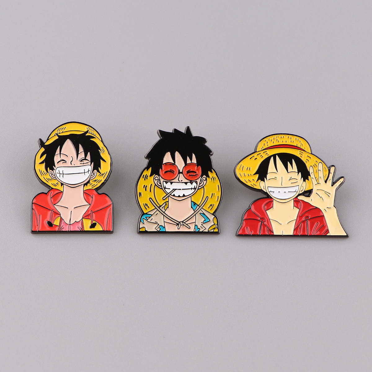 Broche de Esmalte Anime Aventu - Women'S Accessories Clothing avaliação e preço
