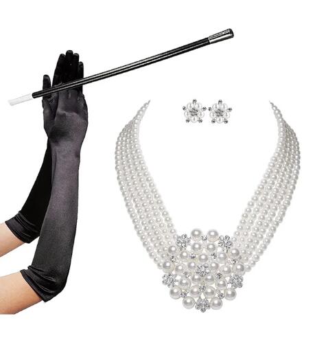 Audrey Hepburn Café da Manhã e - Women'S Accessories In The 1950S avaliação e preço